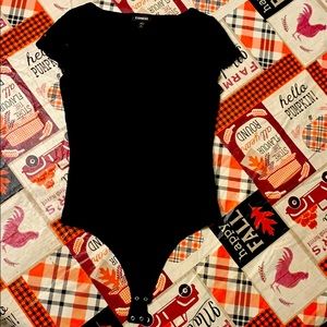 Express ez Small lace onesie